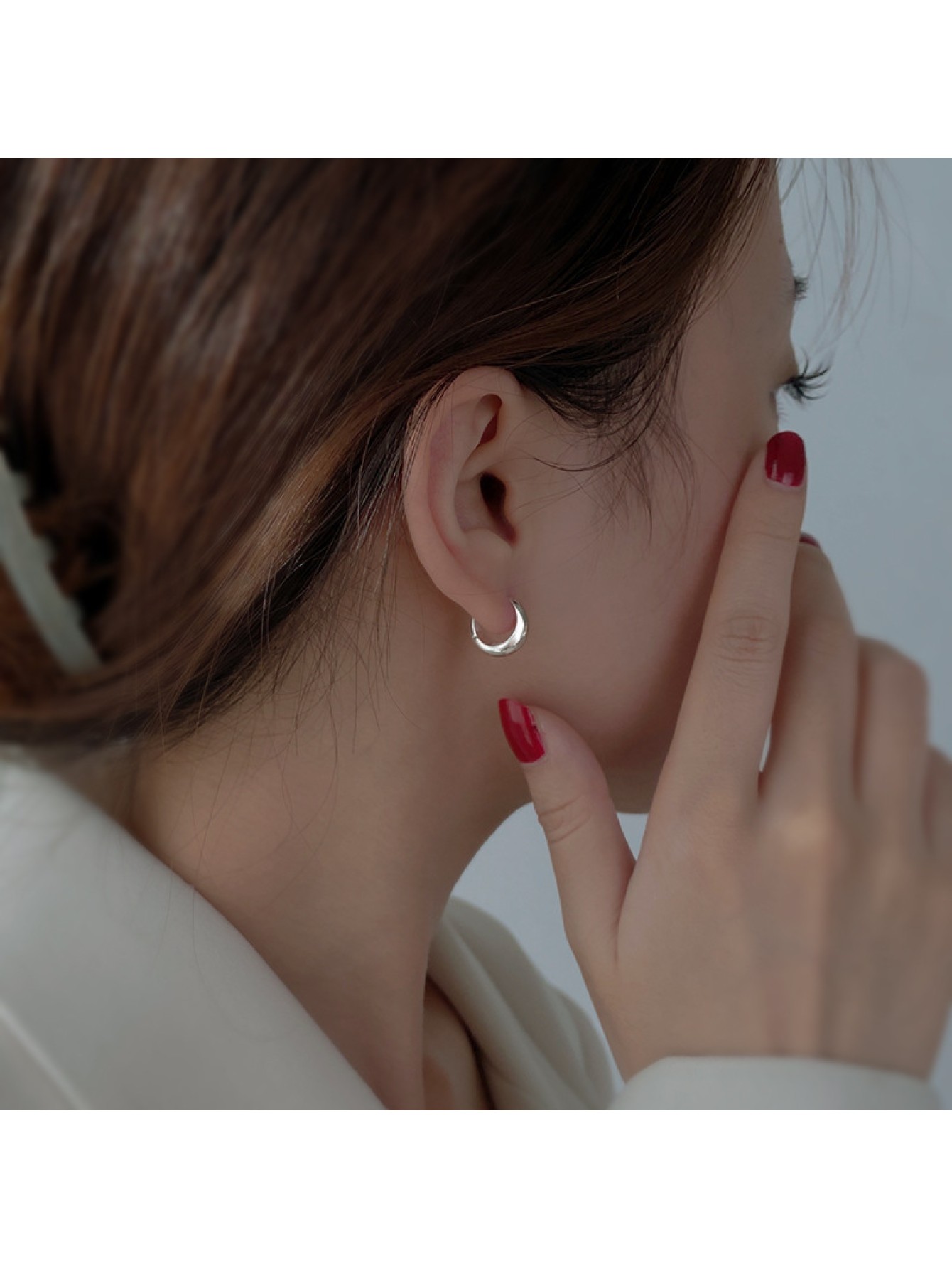 S925 pure silver water droplet plain circle earrings for women cool style circle earrings minimalist niche high-end ear bone ring 